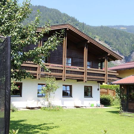 Quaint Mansion Near Ski Bus In Goldegg Exterior photo