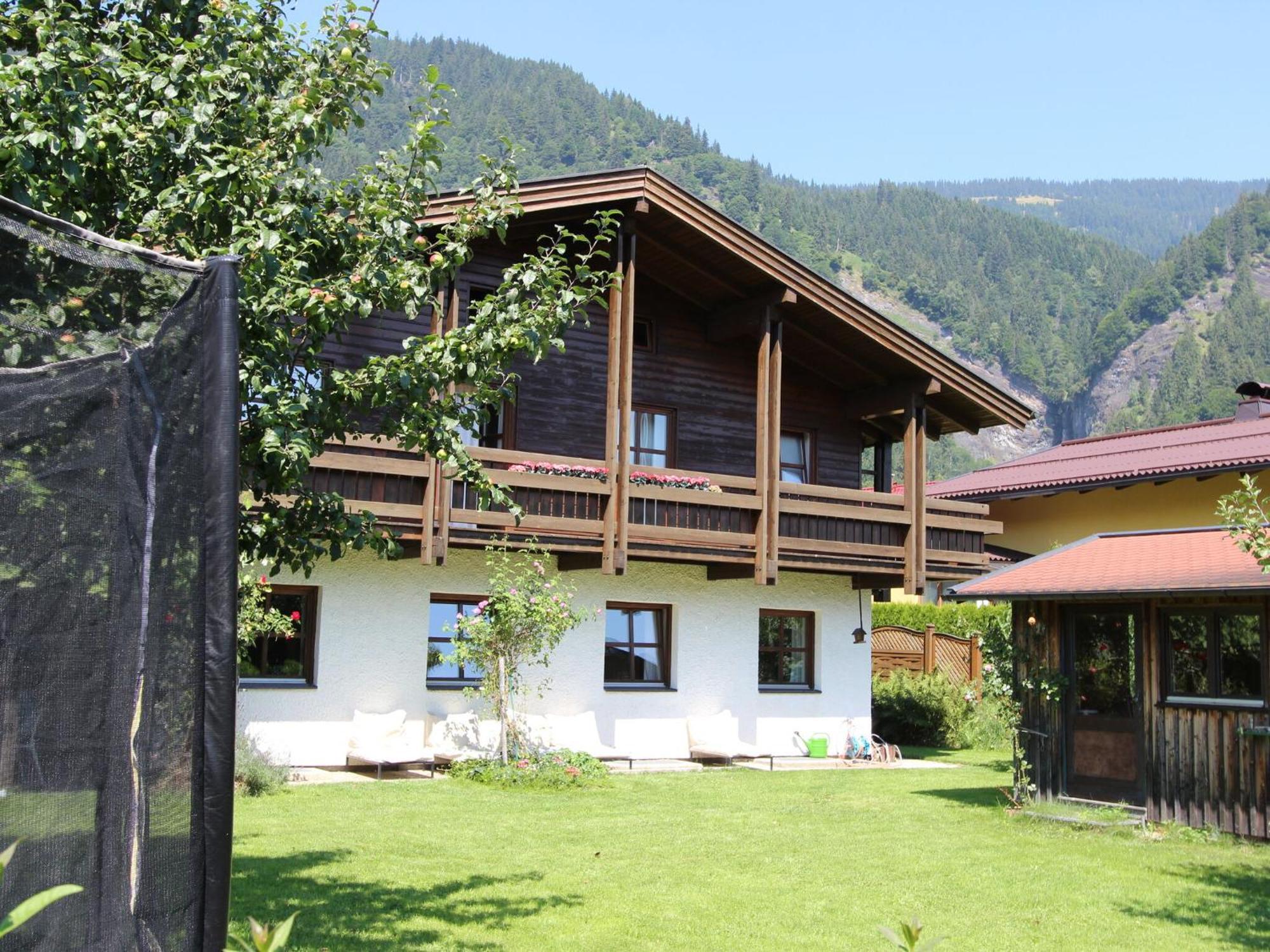 Quaint Mansion Near Ski Bus In Goldegg Exterior photo