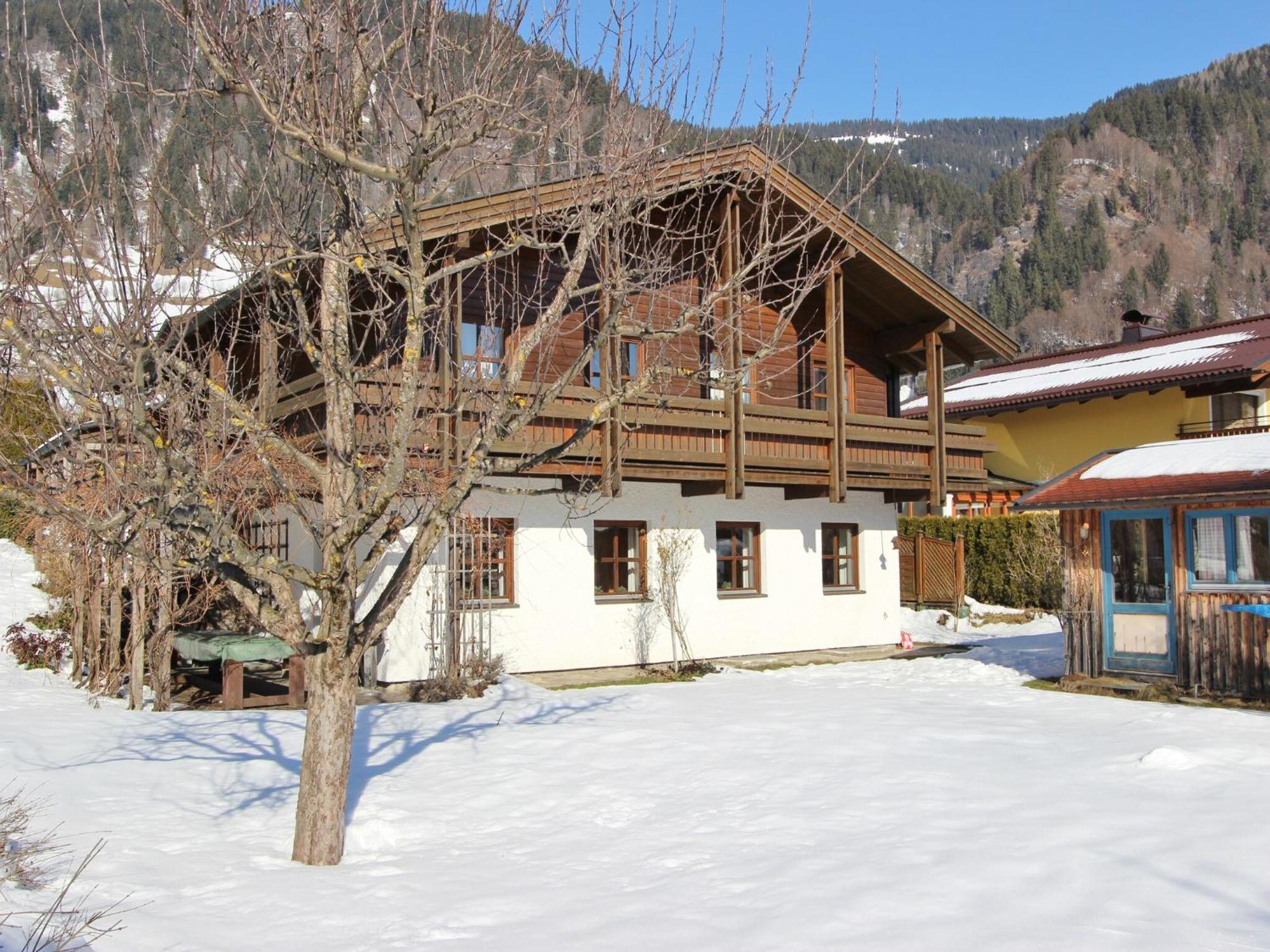 Quaint Mansion Near Ski Bus In Goldegg Exterior photo